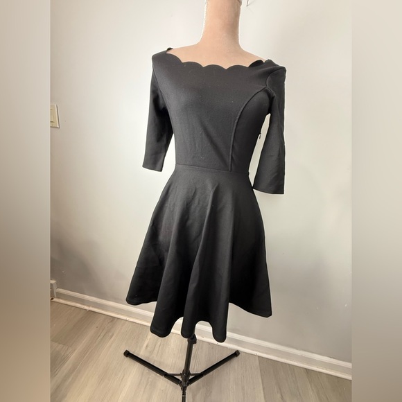 Lulus Dresses & Skirts - Lulu's Black Scalloped Long Sleeve Dress